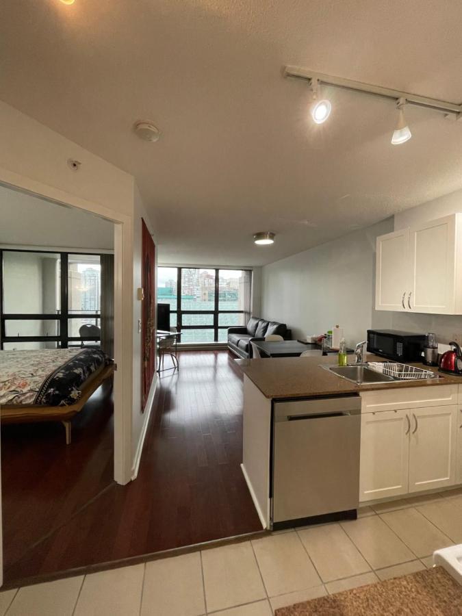 Vancouver Downtown Central 1 Bedroom Condo Bagian luar foto